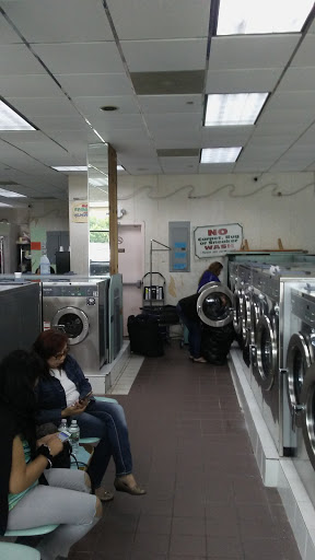 Shopping Mall «Golden Acres Shopping Center», reviews and photos, Oak Tree, South Plainfield, NJ 07080, USA