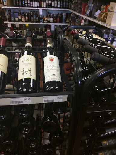 Liquor Store «The Wine & Cheese Place», reviews and photos, 457 N New Ballas Rd, Creve Coeur, MO 63141, USA