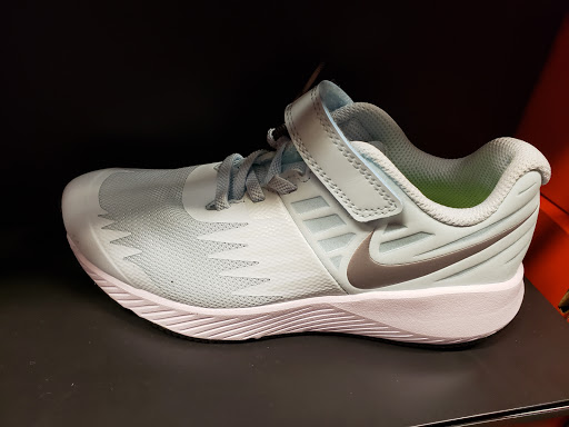 Clothing Store «Nike Factory Store», reviews and photos, 505 Premium Outlets Dr, Monroe, OH 45050, USA
