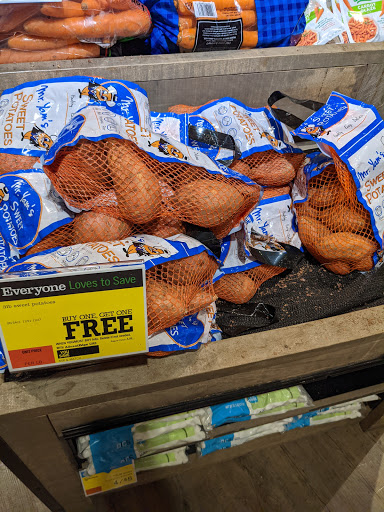 Supermarket «Price Chopper», reviews and photos, 2 Worcester Rd, Webster, MA 01570, USA