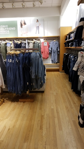 Clothing Store «Gap», reviews and photos, 7430 164th Ave NE, Redmond, WA 98052, USA