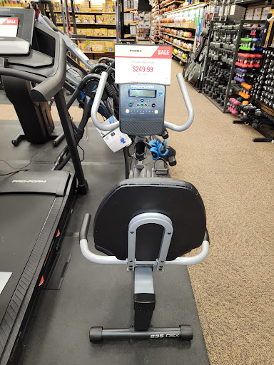 Sporting Goods Store «SCHEELS», reviews and photos, 2800 S Columbia Rd, Grand Forks, ND 58201, USA