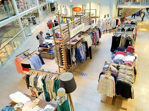 Stores to buy pajamas Helsinki