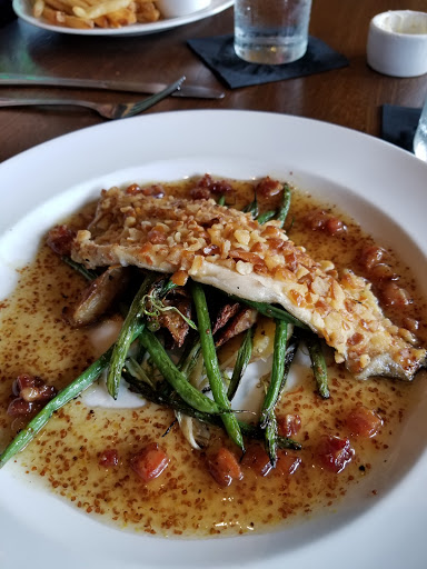 Seafood Restaurant «Devon Seafood + Steak», reviews and photos, 27 W Chocolate Ave, Hershey, PA 17033, USA