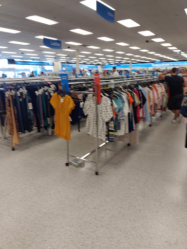 Clothing Store «Ross Dress for Less», reviews and photos, 926 Airport Center Rd, Allentown, PA 18109, USA