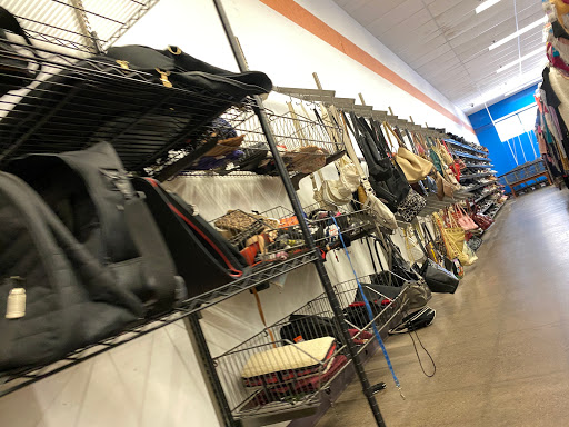 Thrift Store «Fountain Hills Goodwill Retail Store & Donation Center», reviews and photos, 13757 N Fountain Hills Blvd, Fountain Hills, AZ 85268, USA