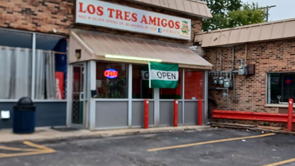 Los Tres Amigos Restaurant. 53225