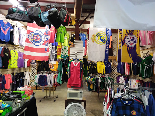 Flea Market «Shelby County Flea Market», reviews and photos, 820 Buck Creek Rd, Simpsonville, KY 40067, USA