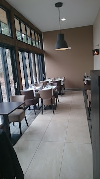 Atmosphère du Restaurant français Restaurant L'Eyra, bar à tapas et cocktails à Mios - n°16