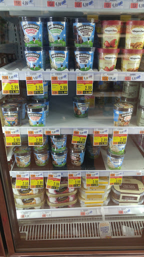 Supermarket «Price Chopper», reviews and photos, 55 Railroad Pl, Saratoga Springs, NY 12866, USA