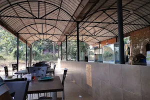 Hela Bojun Restaurant Sigiriya by Wihara image