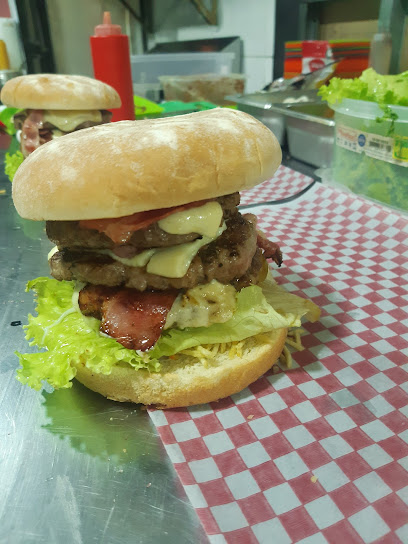 Los chamitos burger - 176020, Cra. 9 #15-02, esquina, Chinchiná, Caldas, Colombia