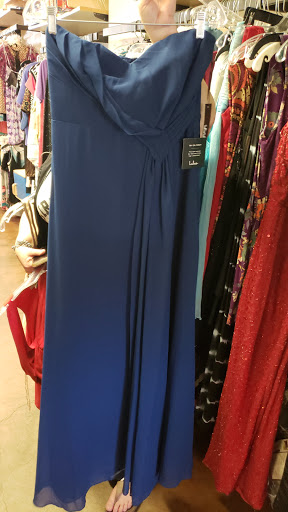 Thrift Store «La Tienda Thrift Store», reviews and photos, 510 N El Camino Real, San Clemente, CA 92672, USA