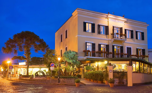 Hotel Villa Maria Piazza Antica Reggia, 16, 80077 Ischia NA, Italia