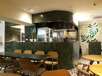 Atmosphère du Restaurant libanais Qasti Shawarma & Grill à Paris - n°1
