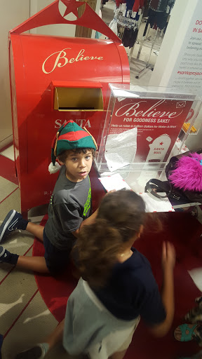 Shoe Store «Finish Line», reviews and photos, 1675 Meridian Ave, Miami Beach, FL 33139, USA