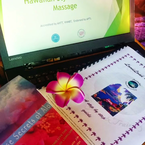 Reviews of AuroraStar Holistic Therapies & Training in Bedford - Massage therapist