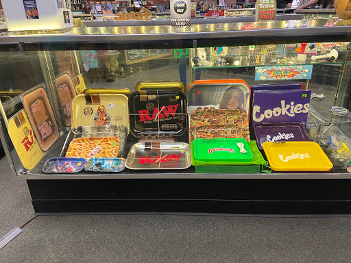 Tobacco Shop «Paraphernalia Boutique - Smoke Shop / Head Shop», reviews and photos, 4234 W Dunlap Ave, Phoenix, AZ 85051, USA