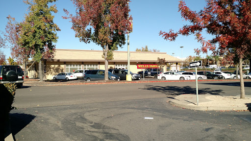 Wells Fargo Bank, 6047 Sunrise Blvd, Citrus Heights, CA 95610, USA, Bank