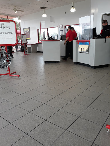 Tire Shop «Discount Tire Store - San Marcos», reviews and photos, 2227 S Interstate 35, San Marcos, TX 78666, USA