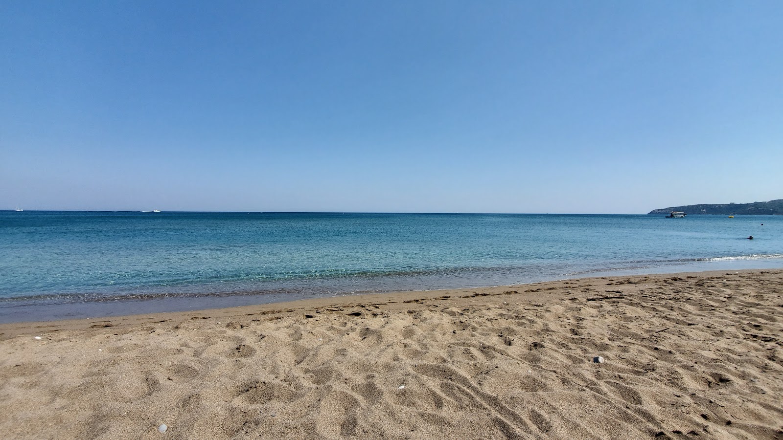 Foto de Playa de Faliraki con muy limpio nivel de limpieza