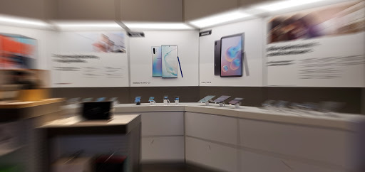 Cell Phone Store «Verizon», reviews and photos, 4965 S 76th St, Greenfield, WI 53220, USA