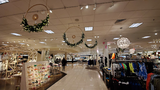 Shopping Mall «Tacoma Mall», reviews and photos, 4502 S Steele St, Tacoma, WA 98409, USA