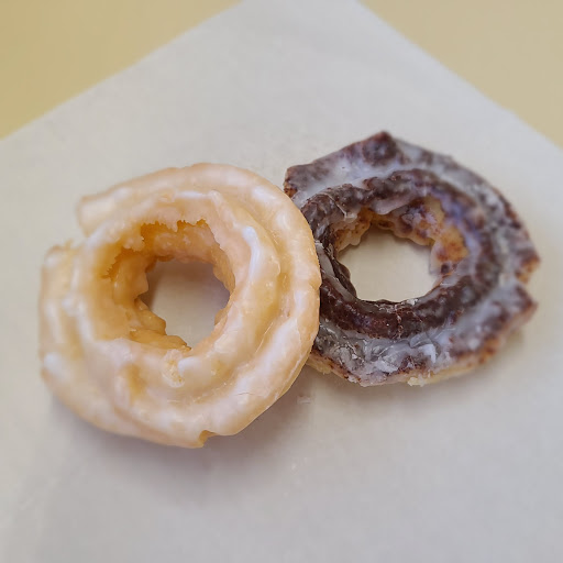 Donut Shop «Honey Bee Doughnuts & Bakery», reviews and photos, 3187 Denton Hwy, Haltom City, TX 76117, USA