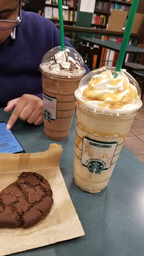 Shopping Mall «Southroads Shopping Center», reviews and photos, 5211 E 41st St, Tulsa, OK 74135, USA