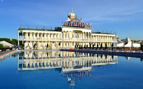 Admiral Beach Hotel image