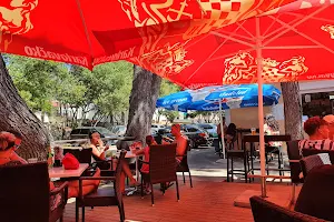 Hotel Resort Drazica Caffe Bar Plaza image