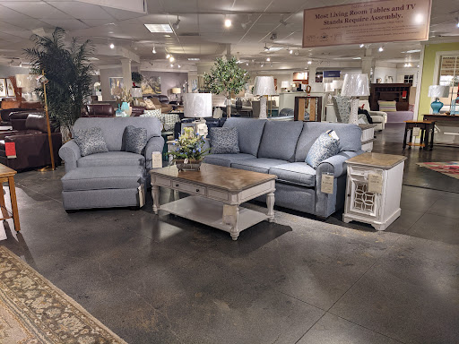Furniture Store «Wayside Furniture», reviews and photos, 1367 Canton Rd, Akron, OH 44312, USA