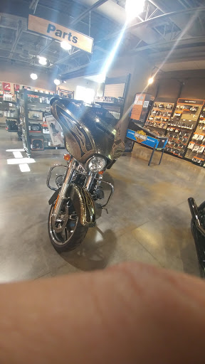 Harley-Davidson Dealer «Mathews Harley-Davidson», reviews and photos, 548 N Blackstone Ave, Fresno, CA 93701, USA