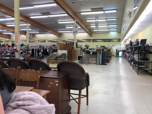 Thrift Store «MAJ-R Thrift & Discount», reviews and photos, 7506 Raytown Rd, Raytown, MO 64138, USA