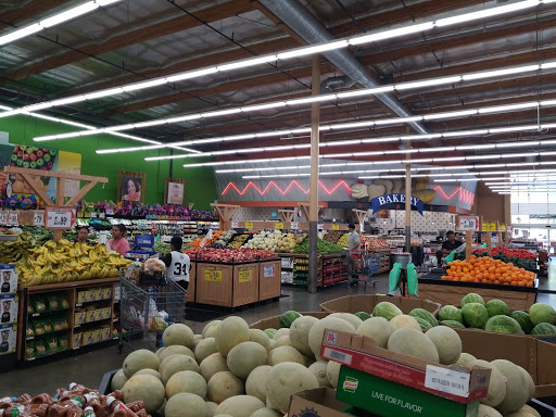 Grocery Store «Superior Grocers», reviews and photos, 9801 Laurel Canyon Blvd, Pacoima, CA 91331, USA