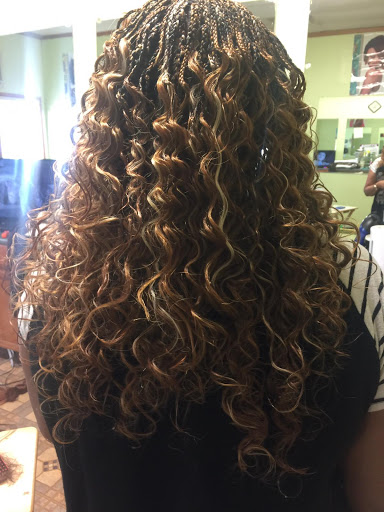 Hair Salon «Senegalese African Hair Braiding», reviews and photos, 10218 W McNichols Rd, Detroit, MI 48221, USA