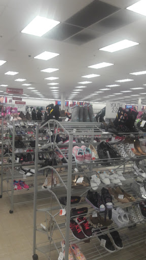 Clothing Store «Burlington Coat Factory», reviews and photos, 400 Lowell Ave #1, Haverhill, MA 01832, USA