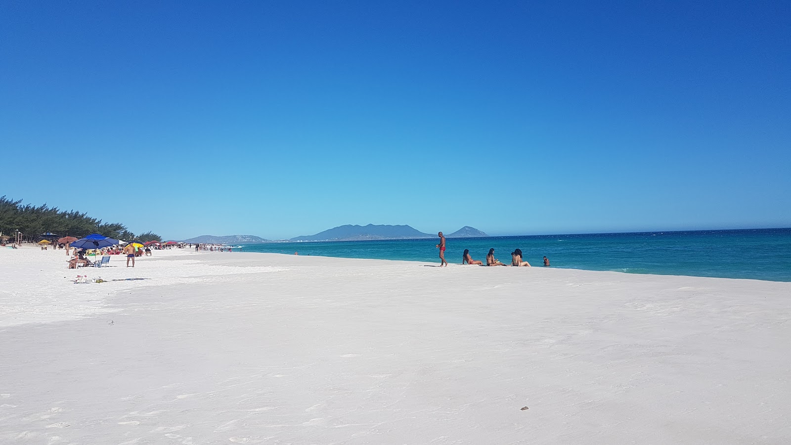 Φωτογραφία του Praia de Figueira με μακρά ευθεία ακτή