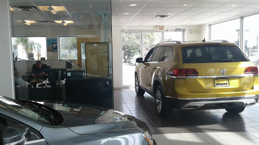 Volkswagen Dealer «Lakeland Volkswagen», reviews and photos, 209 S Lake Parker Ave, Lakeland, FL 33801, USA