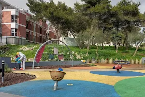 Parque infantil Adaptado image