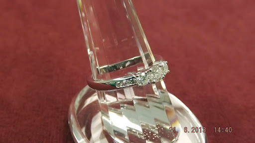 Jewelry Store «Jewelry, Gems & Design Co.», reviews and photos, 9542 W 147th St, Orland Park, IL 60462, USA