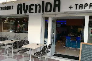Avenida. Tapas-Restaurant. image