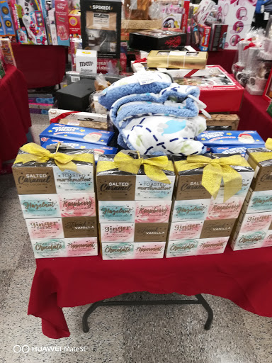 Clothing Store «Ross Dress for Less», reviews and photos, 1301 N Lewis Ave, Waukegan, IL 60085, USA