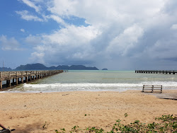 Foto de ThungMaHa Beach e o assentamento