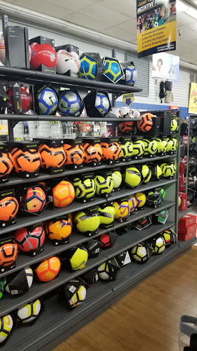 Sporting Goods Store «Big 5 Sporting Goods - Sunnyvale», reviews and photos, 721 Sunnyvale Saratoga Rd, Sunnyvale, CA 94087, USA