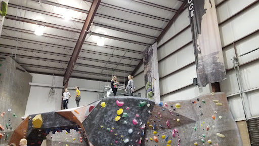 Rock Climbing Gym «Vertical Rock Indoor Climbing Center», reviews and photos, 10225 Nokesville Rd, Manassas, VA 20110, USA