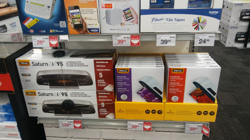 Office Supply Store «Staples», reviews and photos, 19141 Golden Valley Rd, Santa Clarita, CA 91387, USA