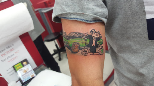 Tattoo Shop «Lucky Tattoo», reviews and photos, 1639 Washington Ave, Miami Beach, FL 33139, USA