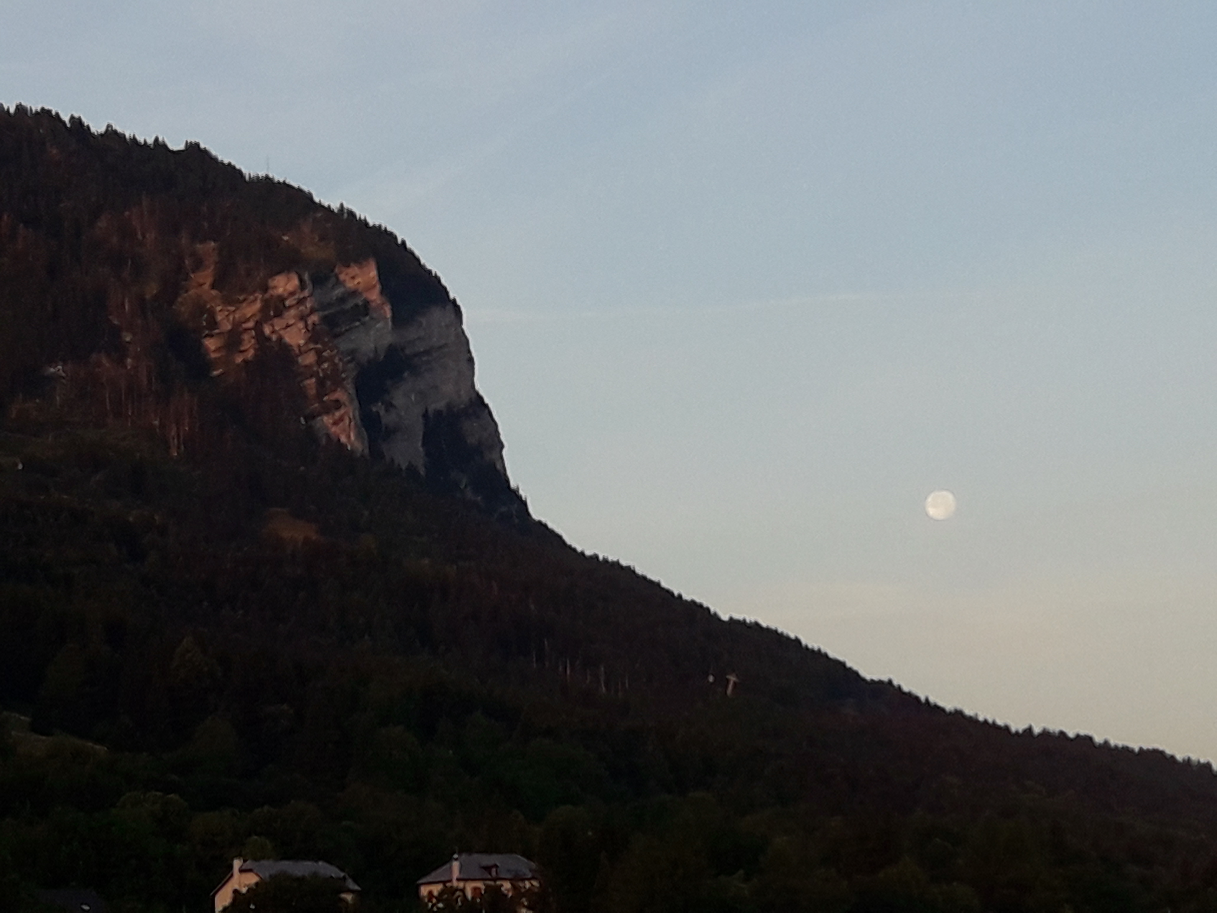 Photo n° 3 de l'avis de Juris.r fait le 10/08/2018 à 05:28