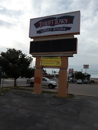 Thrift Store «Thrift Town», reviews and photos, 2864 Thousand Oaks, San Antonio, TX 78232, USA